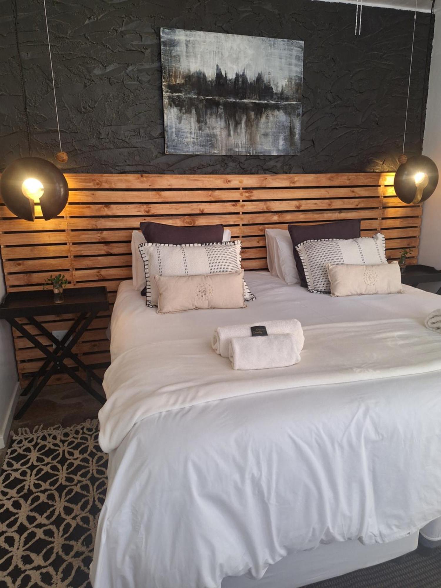 Exquisite Private Luxury Suite With King Bed At Bokmakierie Villas Windhoek Eksteriør billede